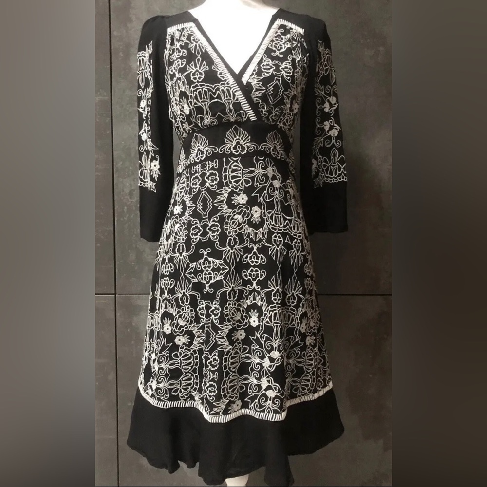 Anthropologie Vanessa Virginia  Black White Embroidered Dress size 2, 3/4 sleeve